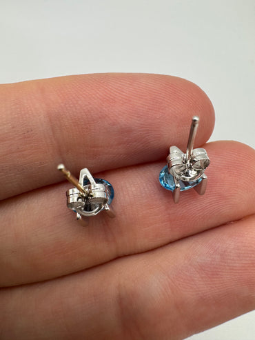 9ct white gold topaz earrings