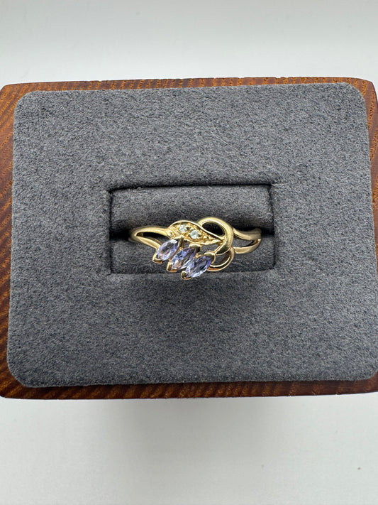 9ct gold tanzanite and alexandrite ring