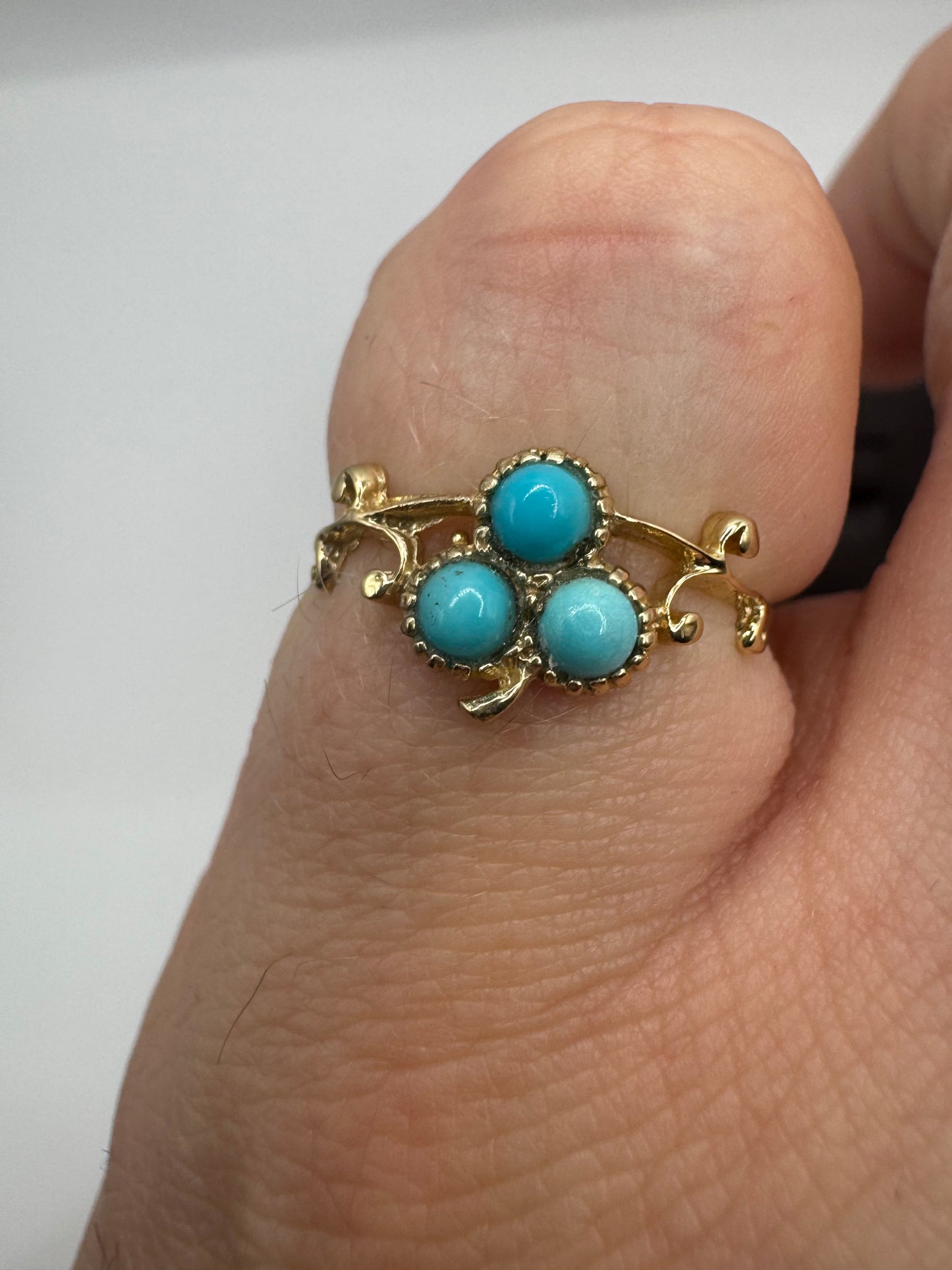 9ct gold turquoise clover ring