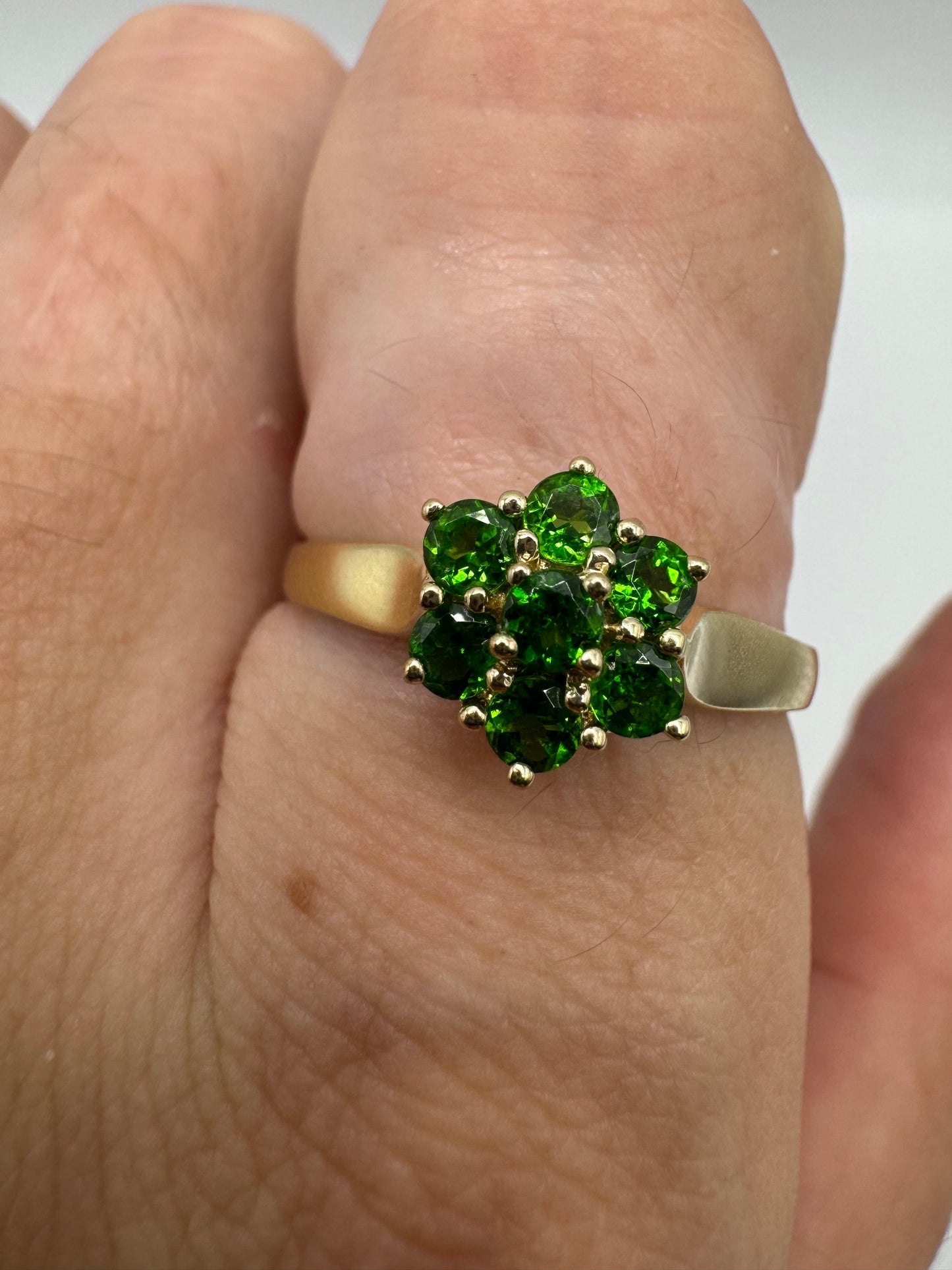 9ct gold diopside cluster ring