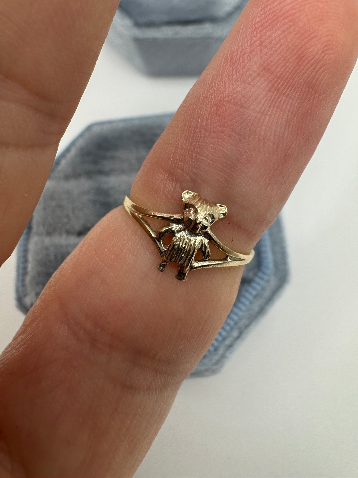 9ct gold teddy bear ring