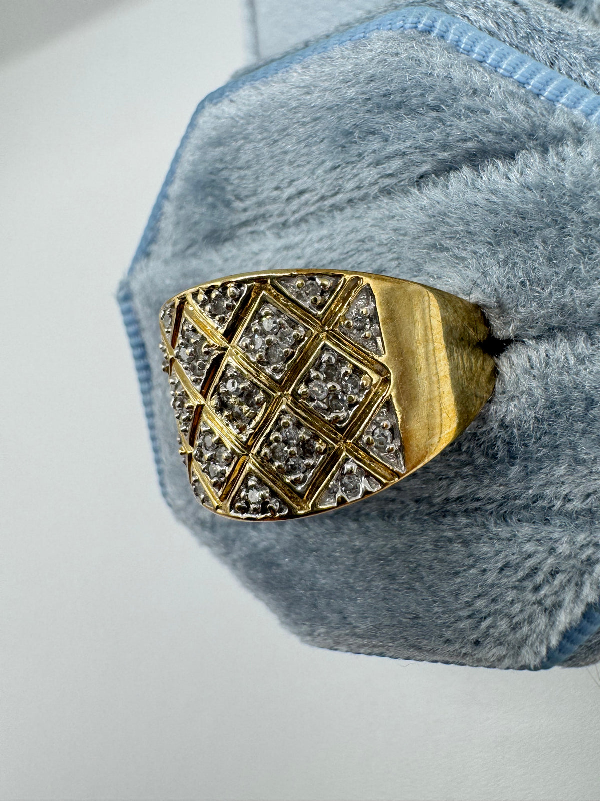 9ct gold diamond ring
