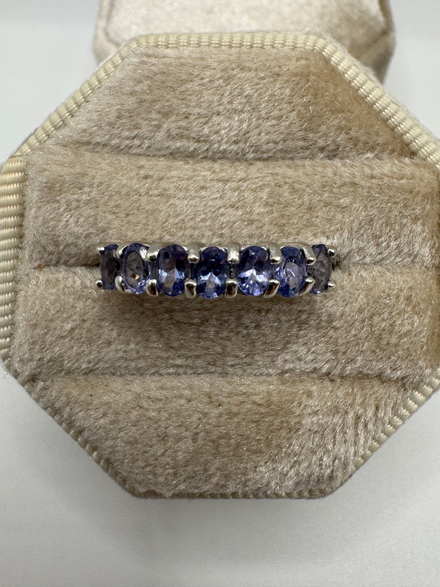 9ct white gold tanzanite ring