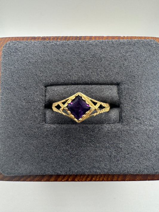 9ct gold amethyst ring