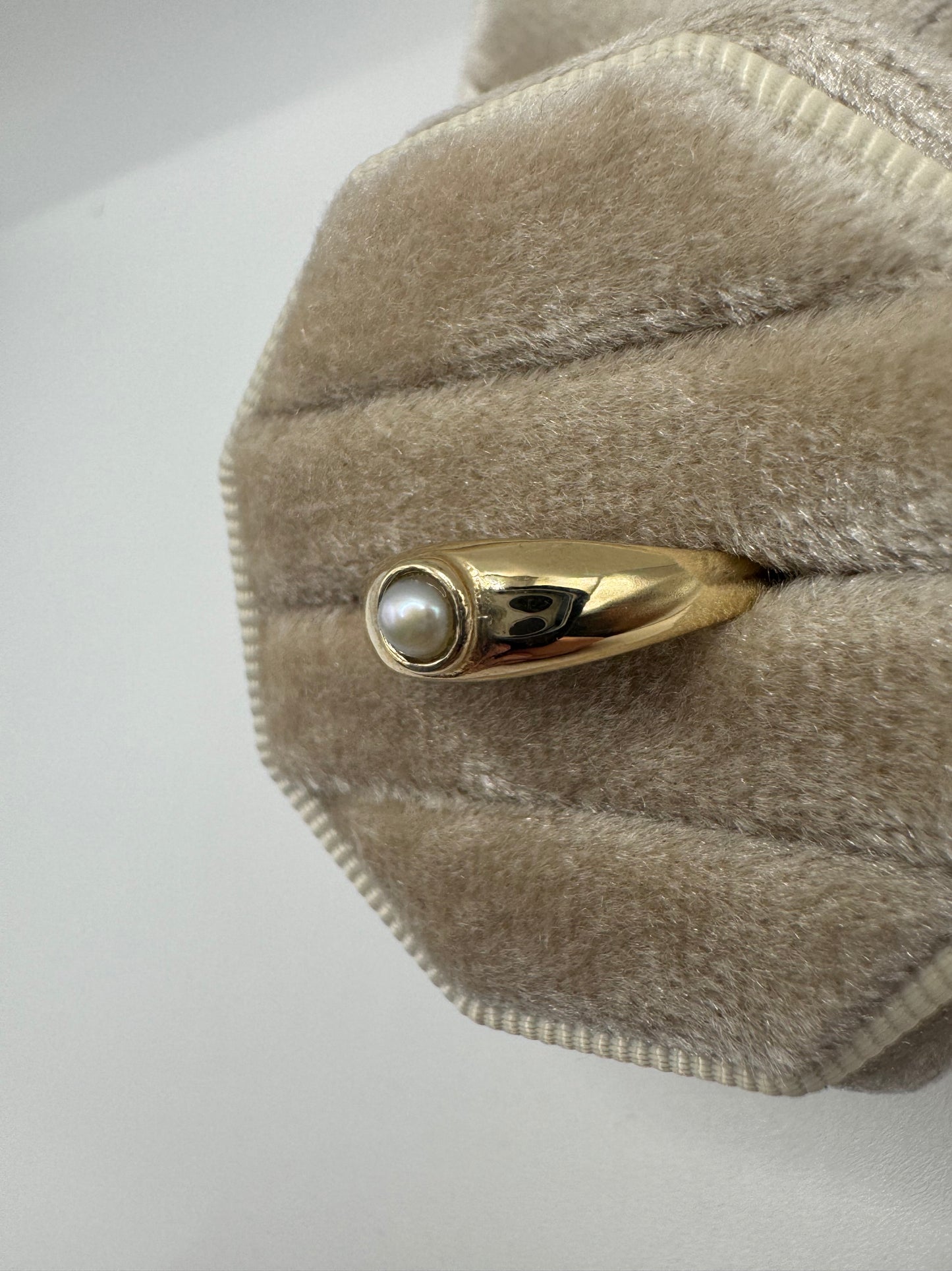 9ct gold pearl gypsy ring