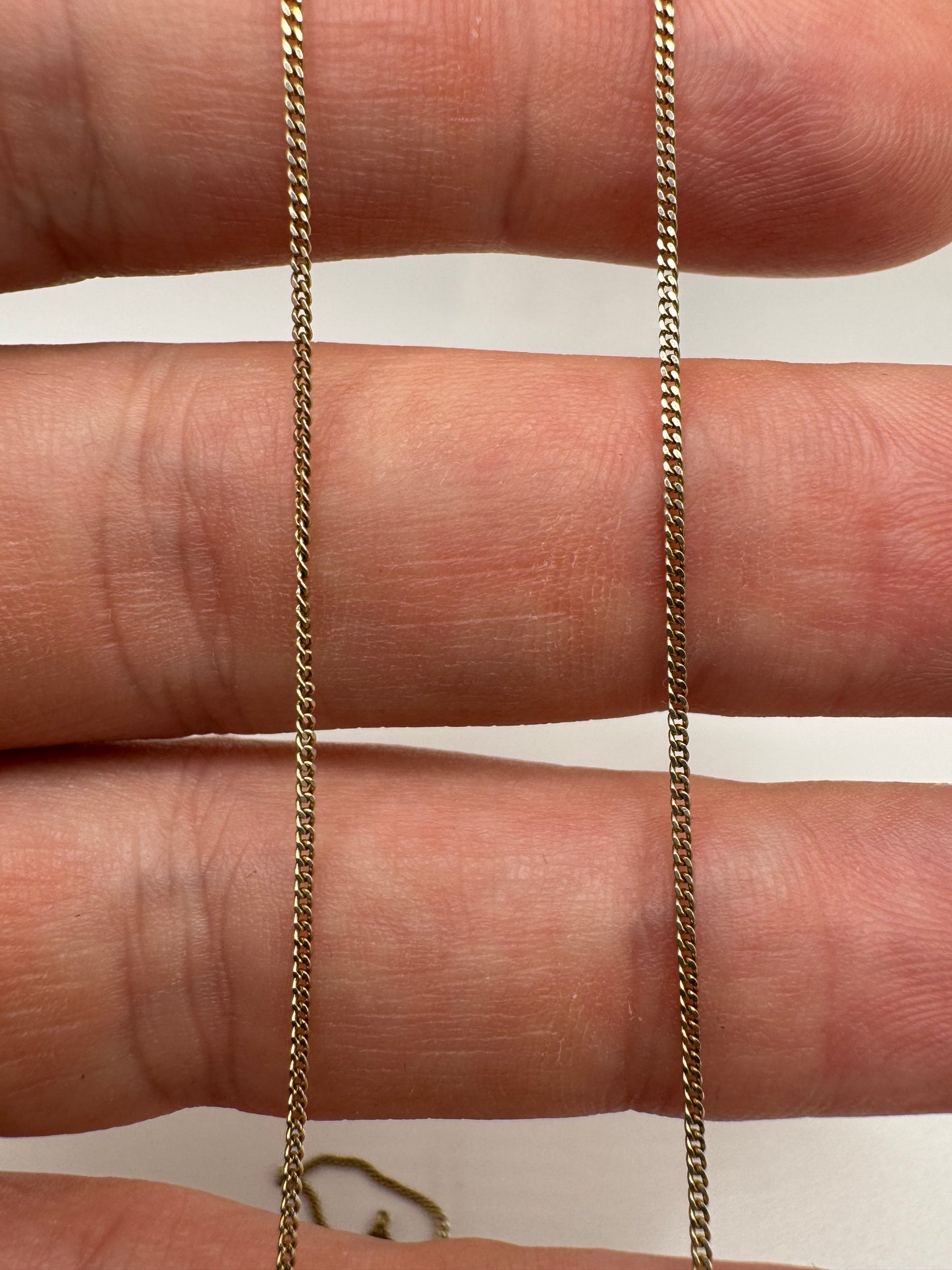 9ct gold chain 4 18”
