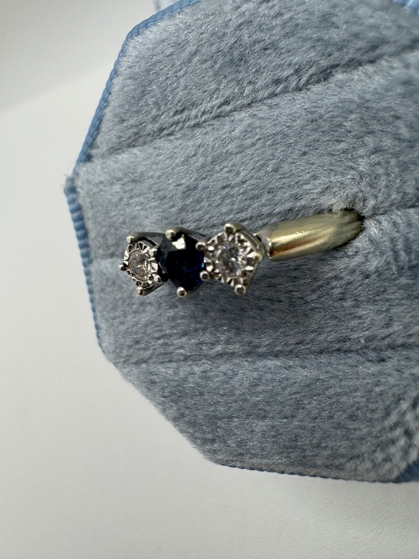 9ct gold sapphire and diamond ring