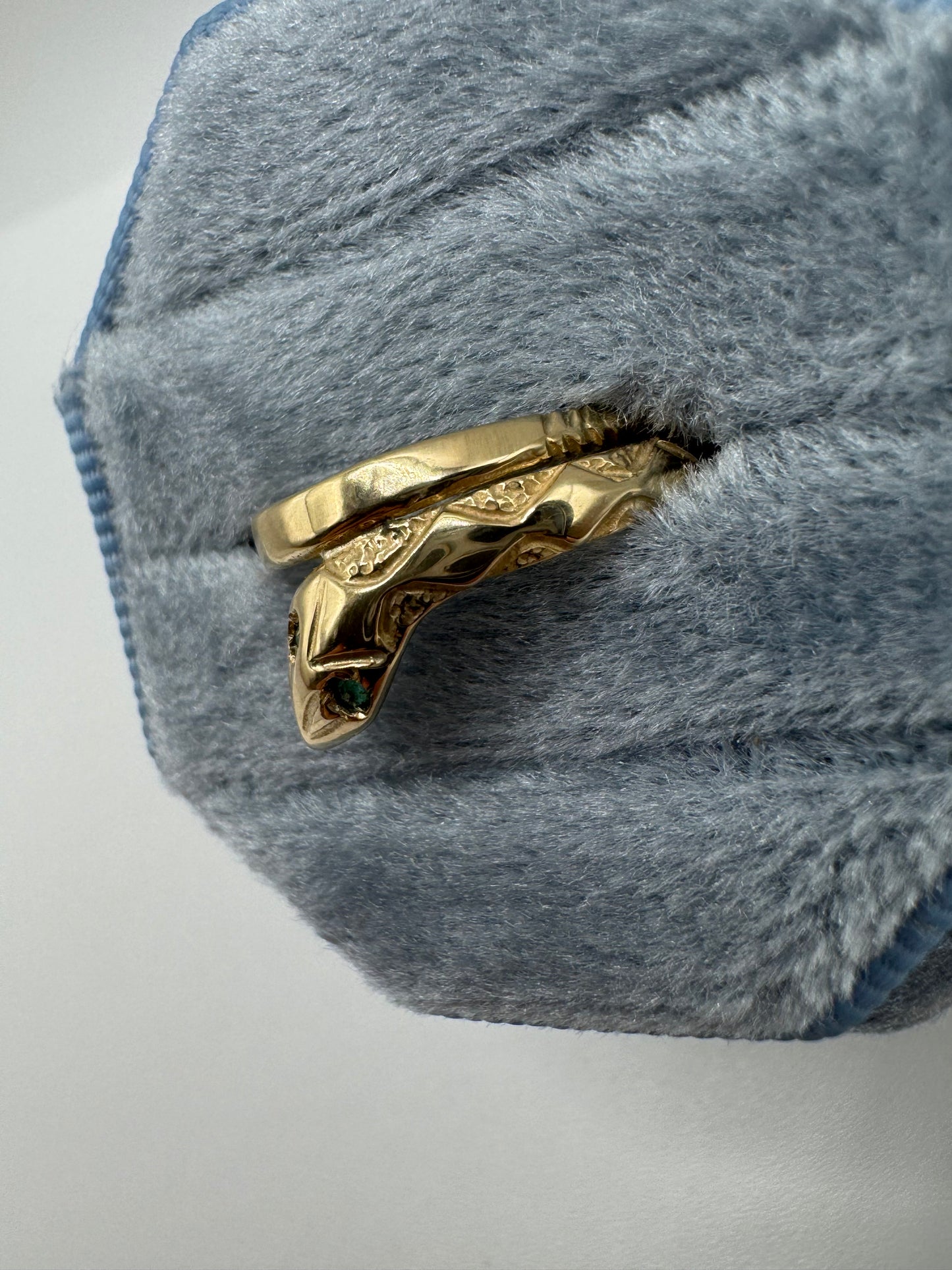 9ct gold emerald snake ring