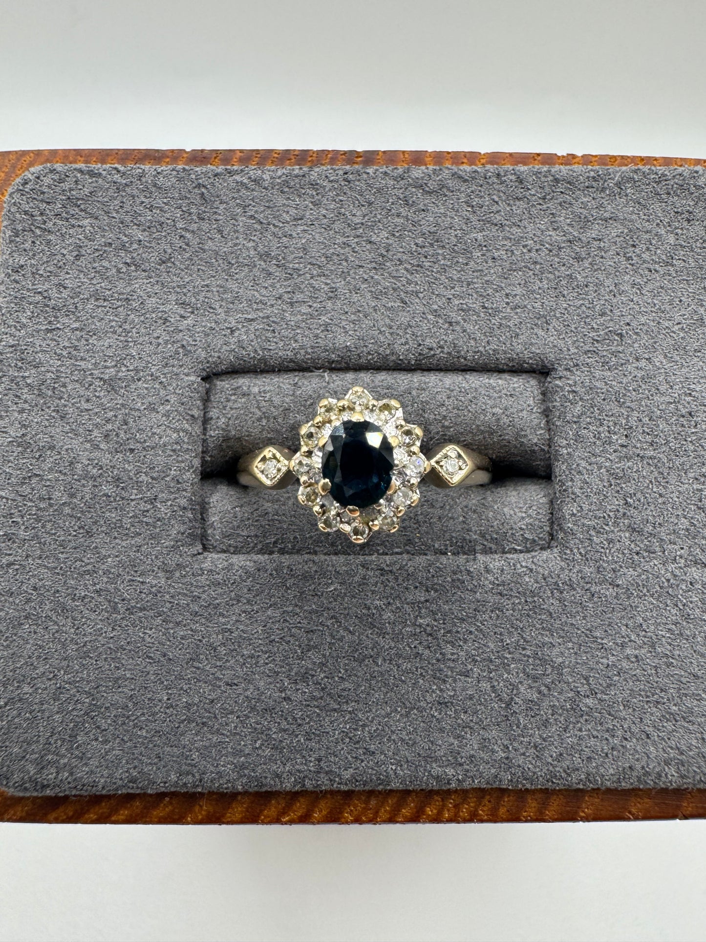 9ct gold sapphire and diamond ring