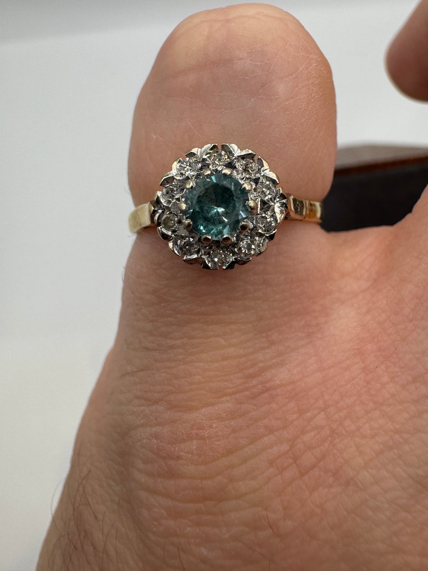 18ct gold blue zircon and diamond ring