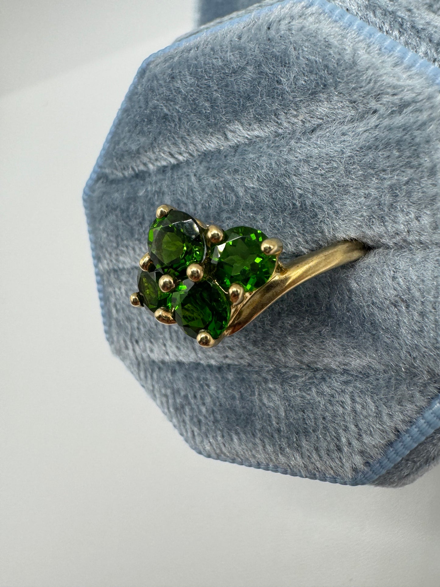 9ct gold diopside ring