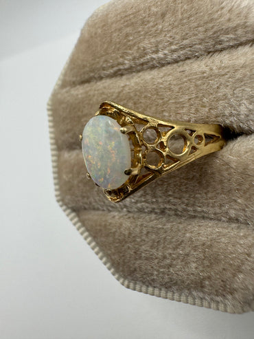 9ct gold opal ring