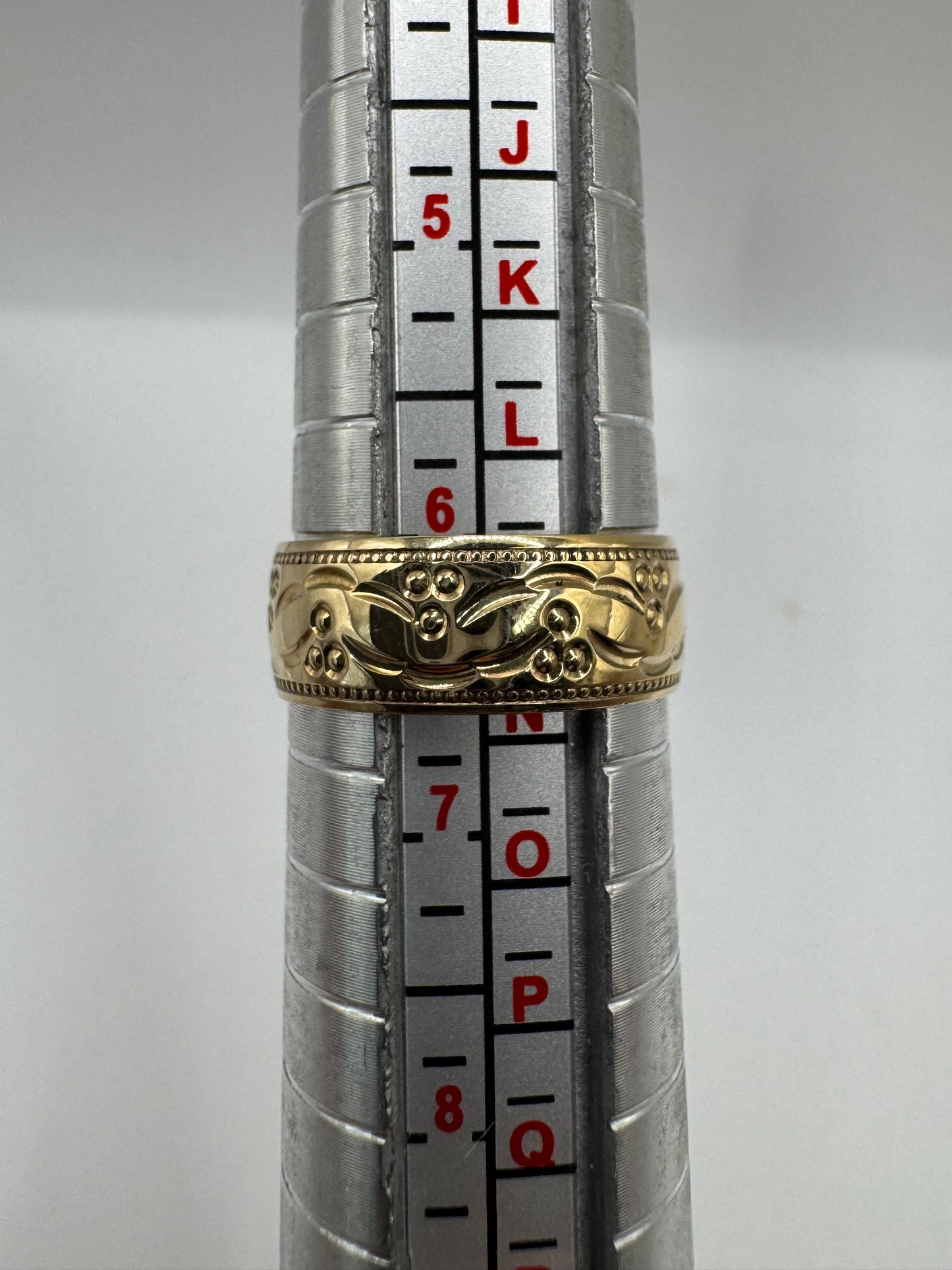 9ct gold patterned band