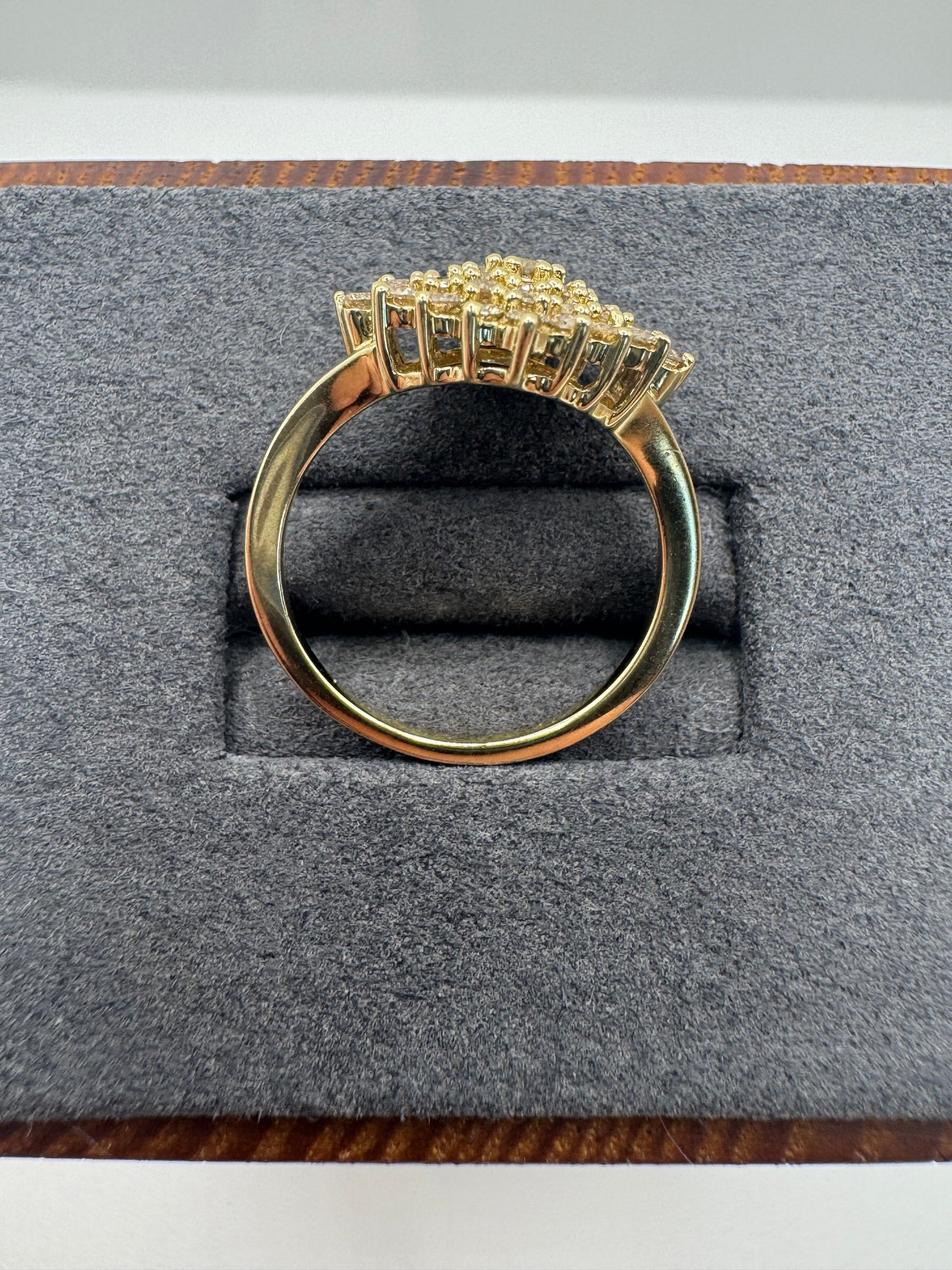 9ct gold diamond cluster ring