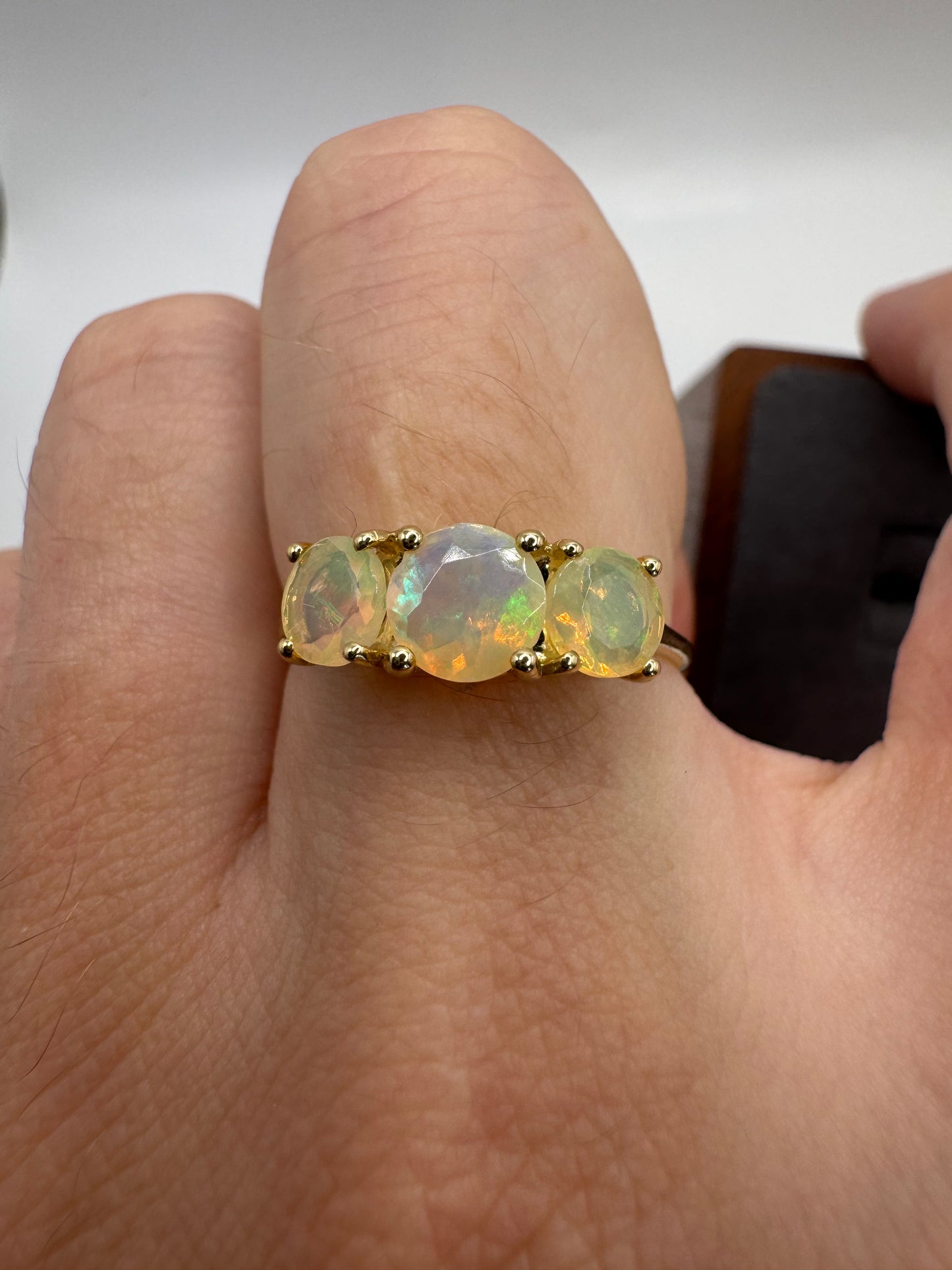 9ct gold opal ring