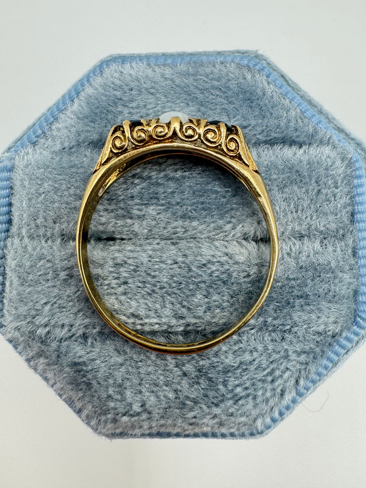 9ct gold opal and sapphire ring