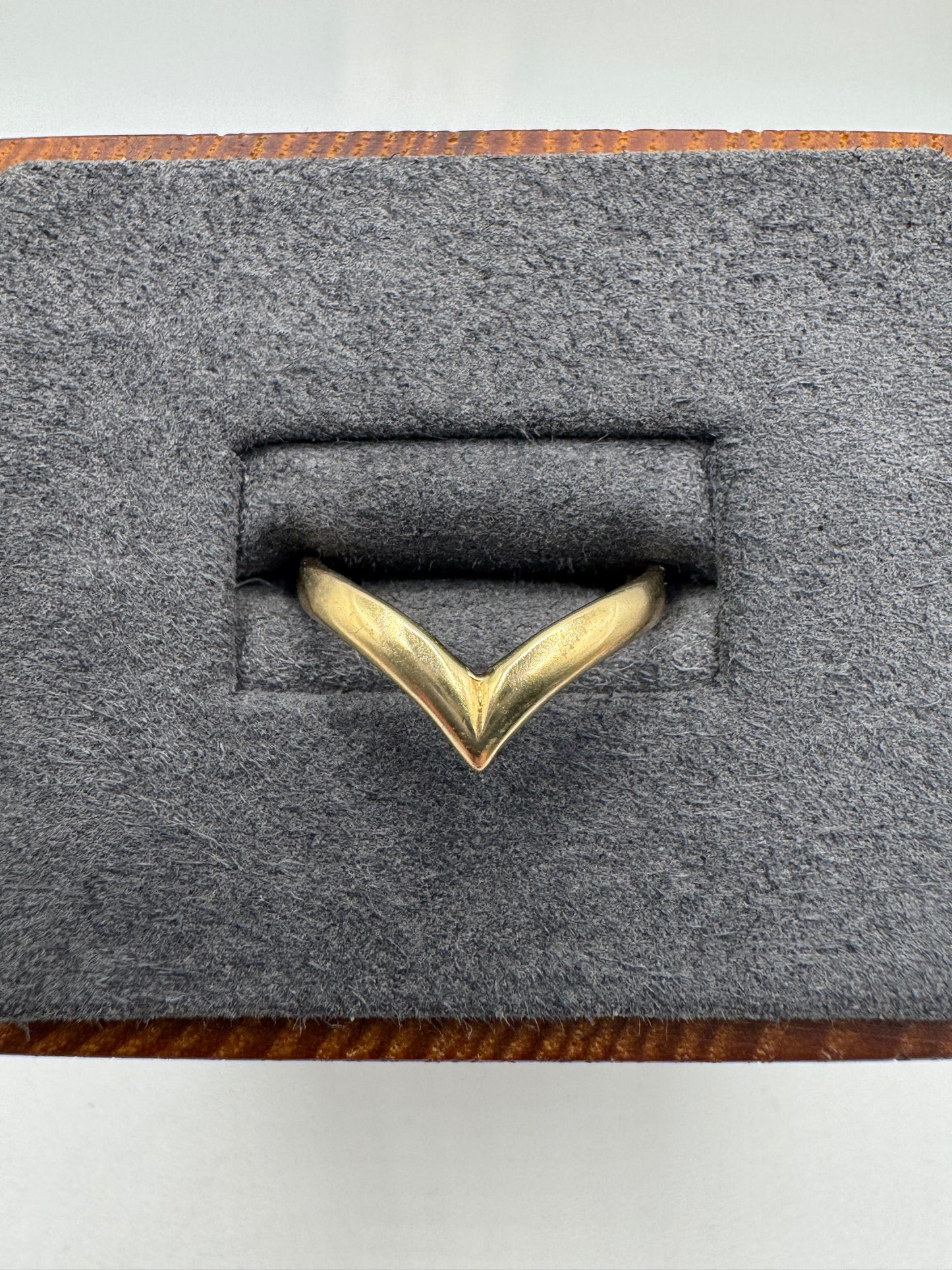9ct gold wishbone ring