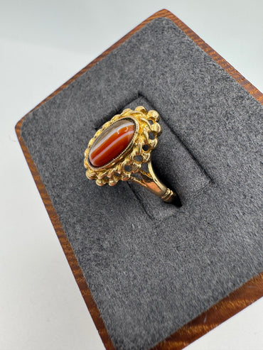 9ct gold banded agate ring