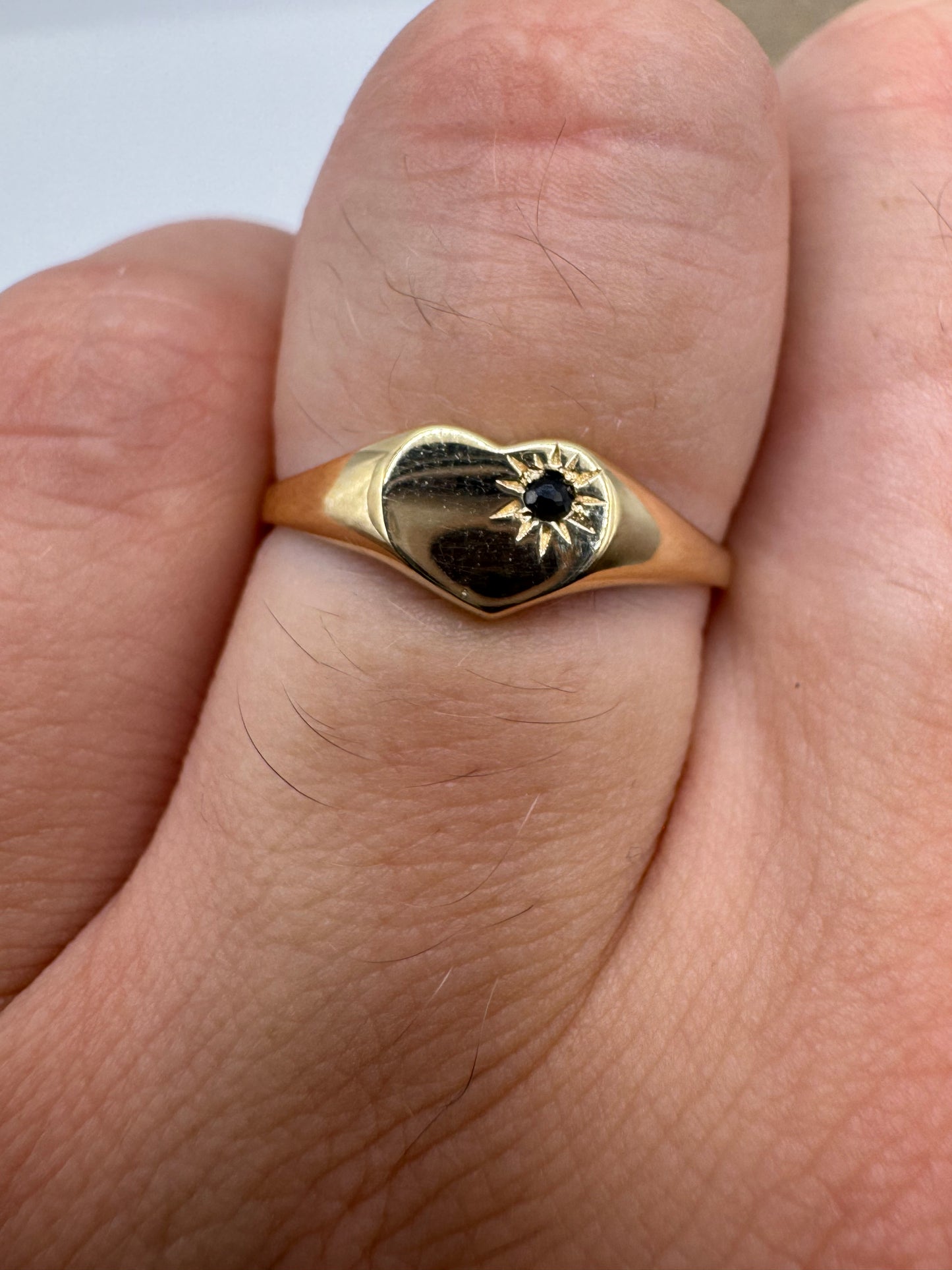 9ct gold sapphire heart signet ring