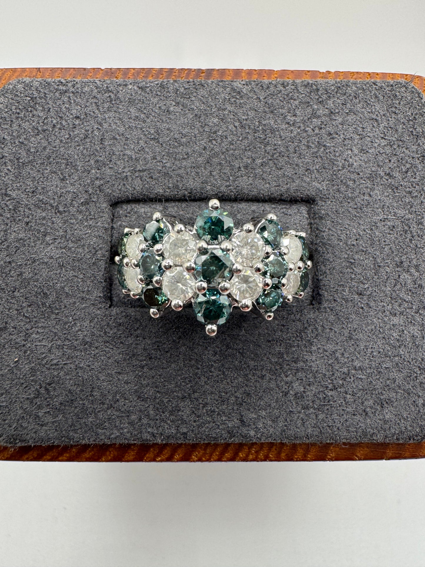 14ct white gold 1.5ct teal and white diamond cluster ring
