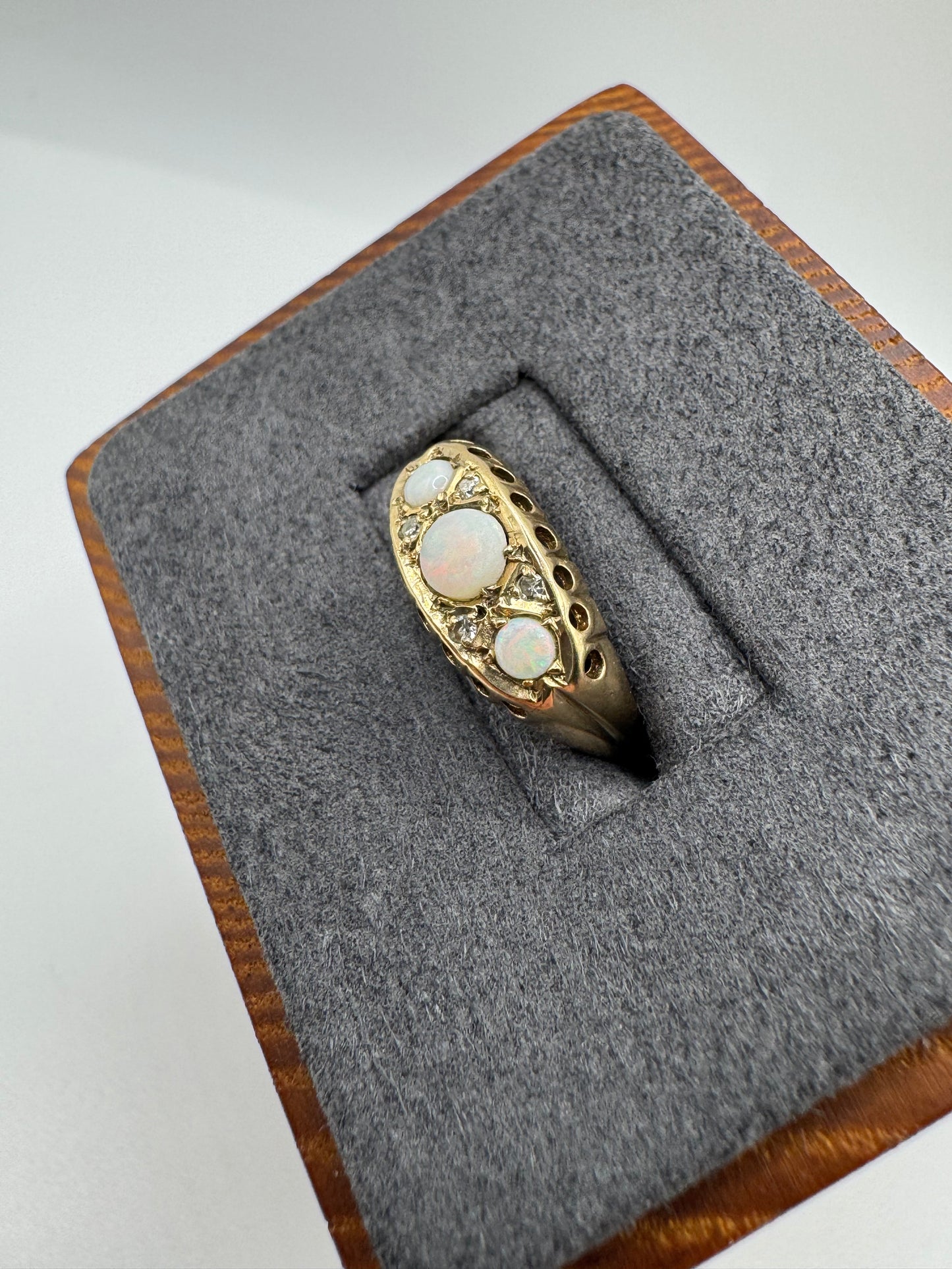 9ct gold opal and diamond ring