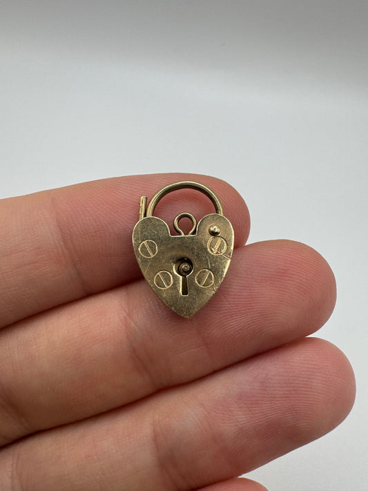 9ct gold padlock 40