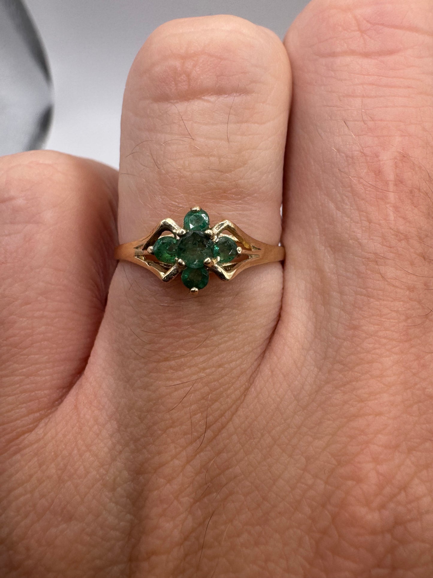 9ct gold emerald ring