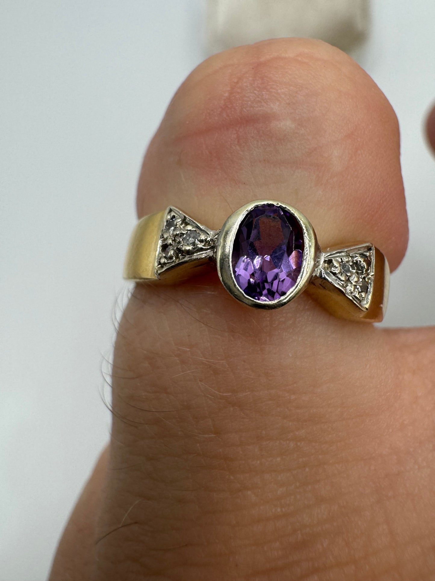 9ct gold amethyst and diamond ring