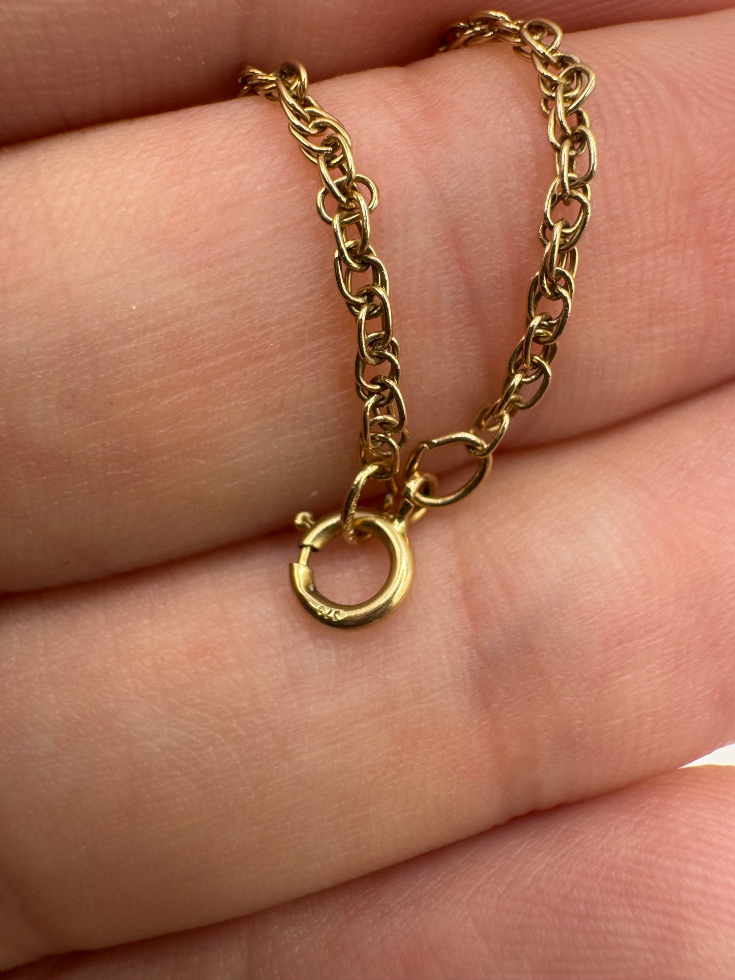 9ct gold chain 5 18”