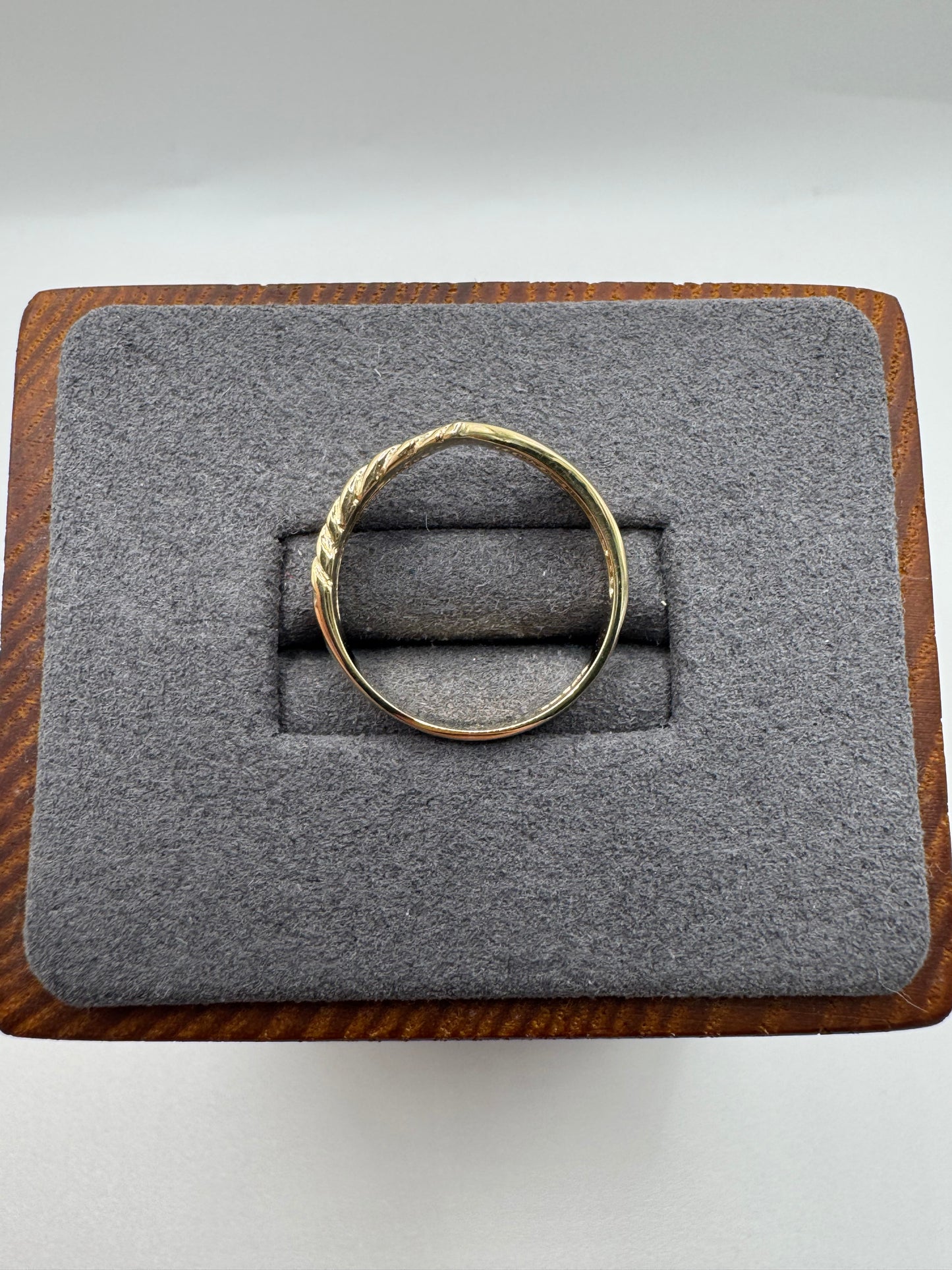 9ct gold wishbone ring