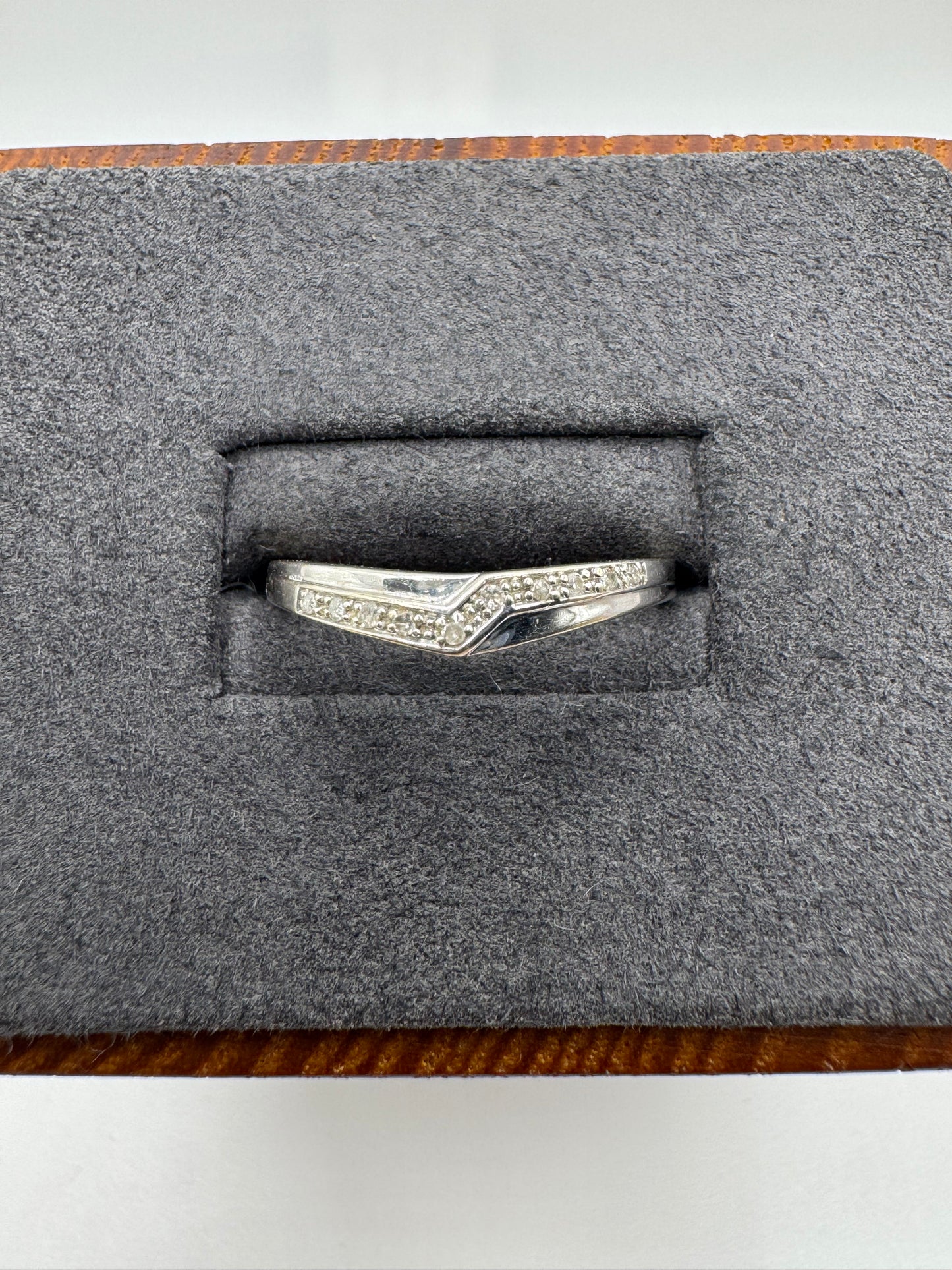 9ct white gold diamond wishbone ring