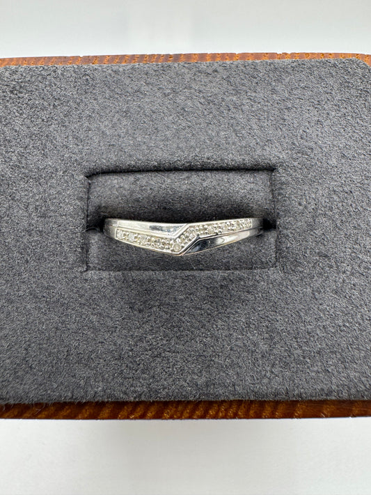 9ct white gold diamond wishbone ring