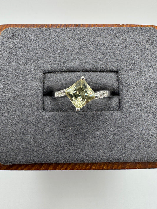9ct white gold quartz and diamond ring