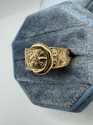 9ct gold patterned buckle ring