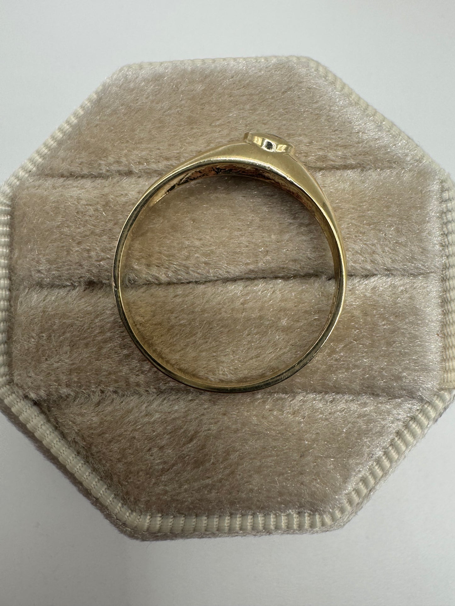 9ct gold topaz gypsy ring