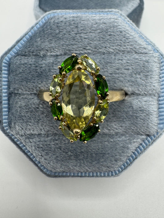 9ct gold peridot and diopside ring