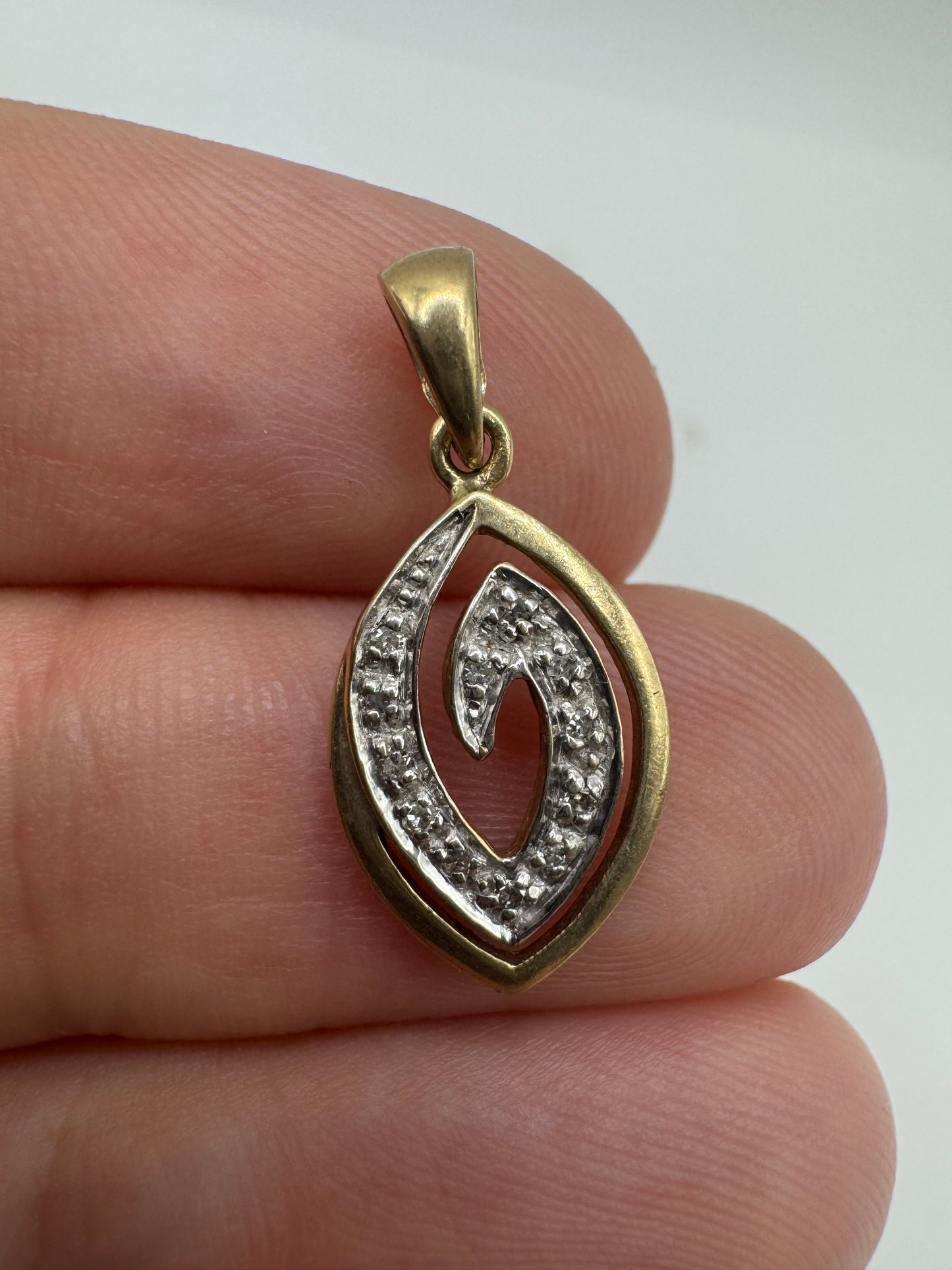 9ct gold diamond pendant