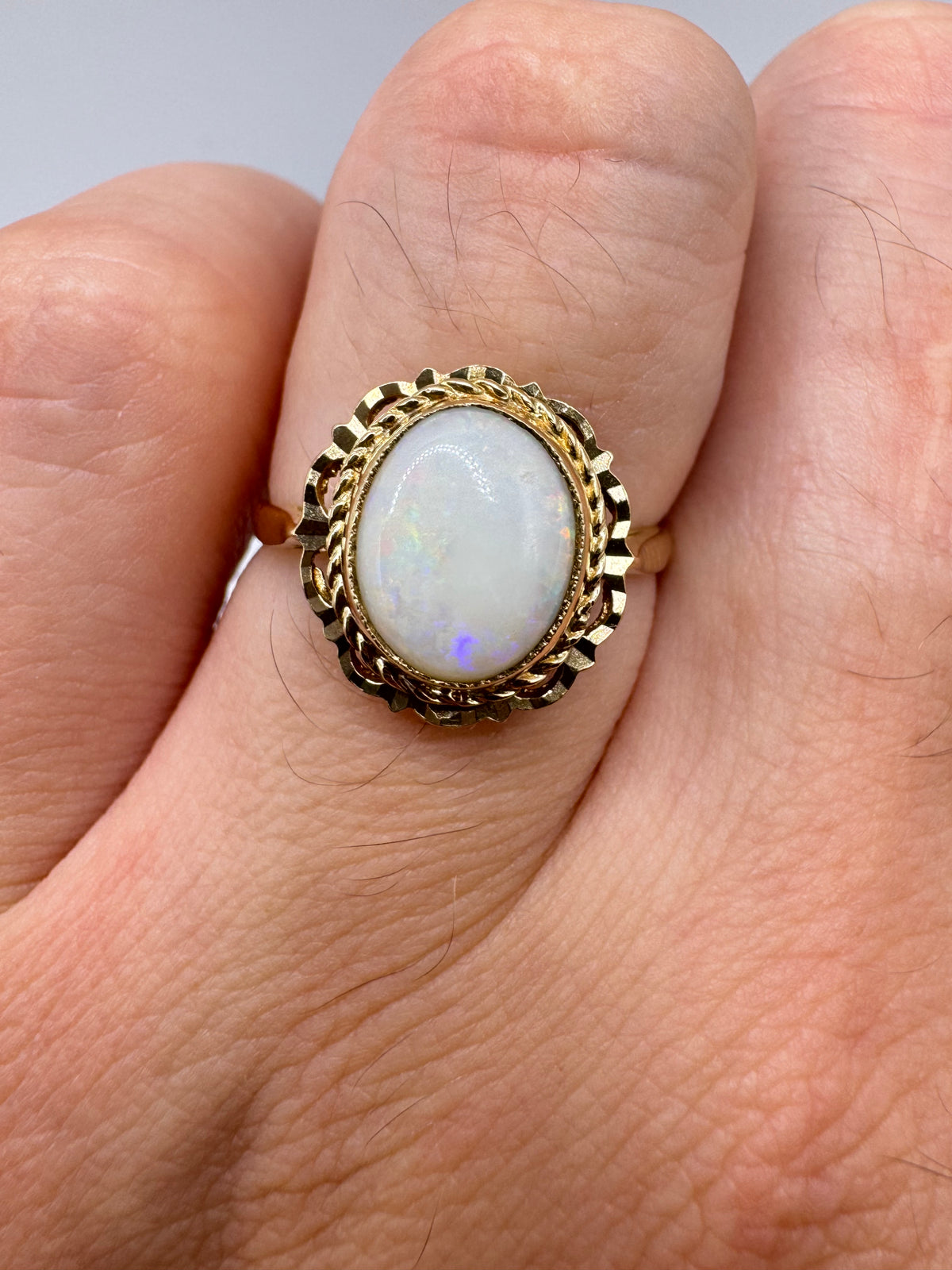 9ct gold opal ring