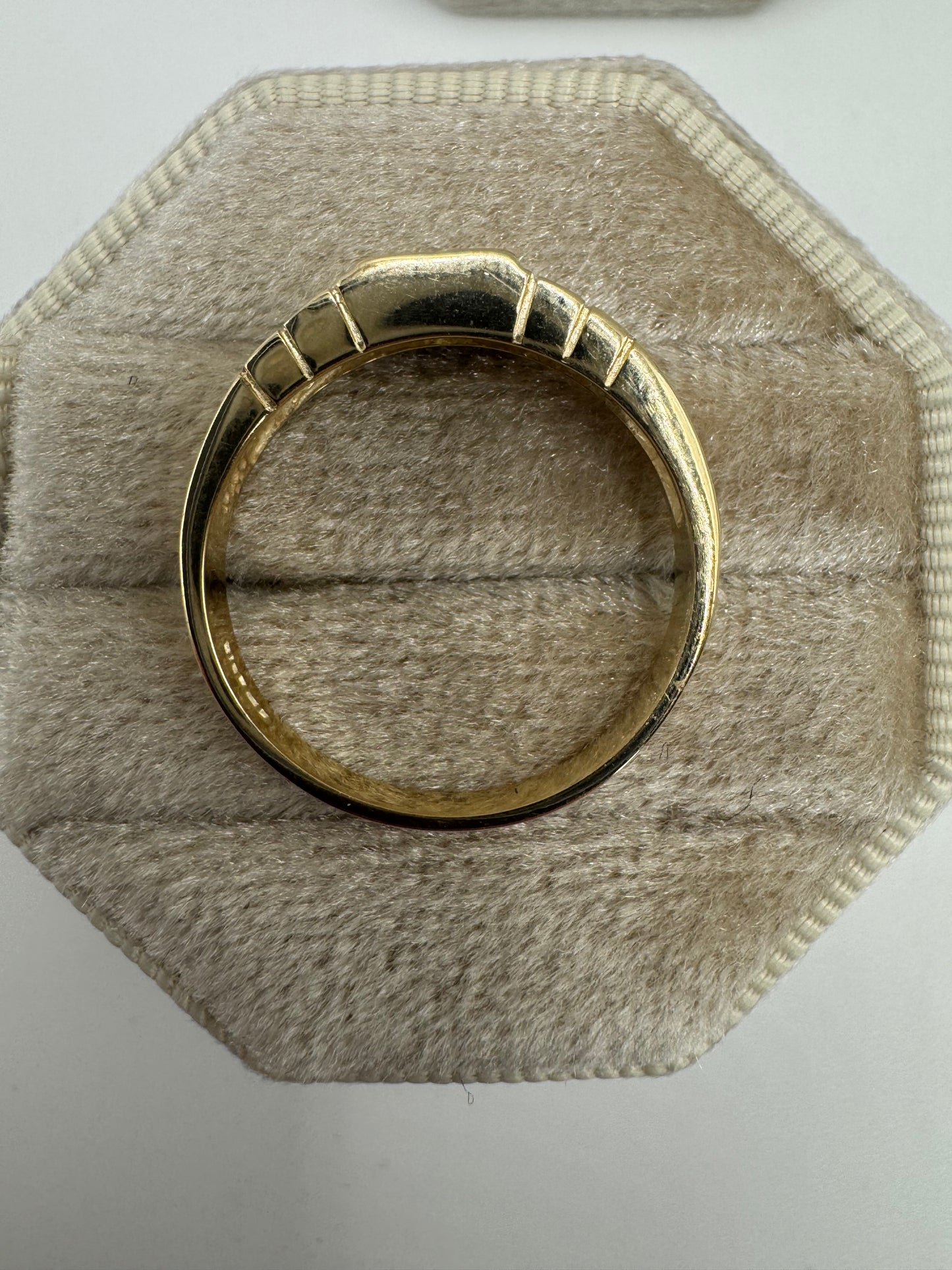 9ct gold peridot 7 stone gypsy ring