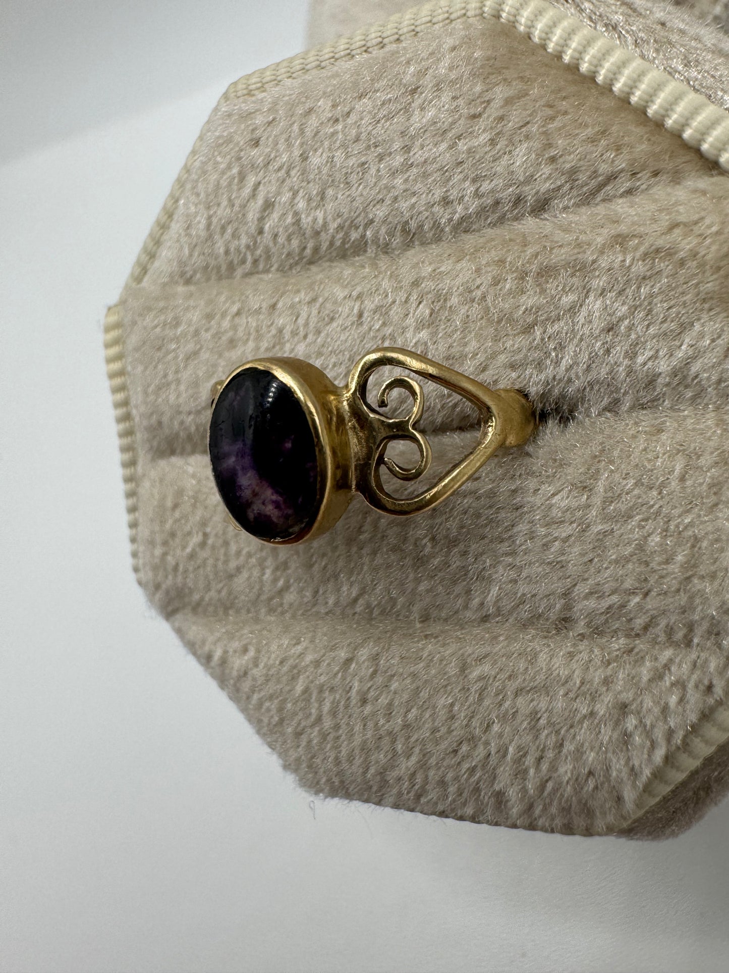 9ct gold blue john ring