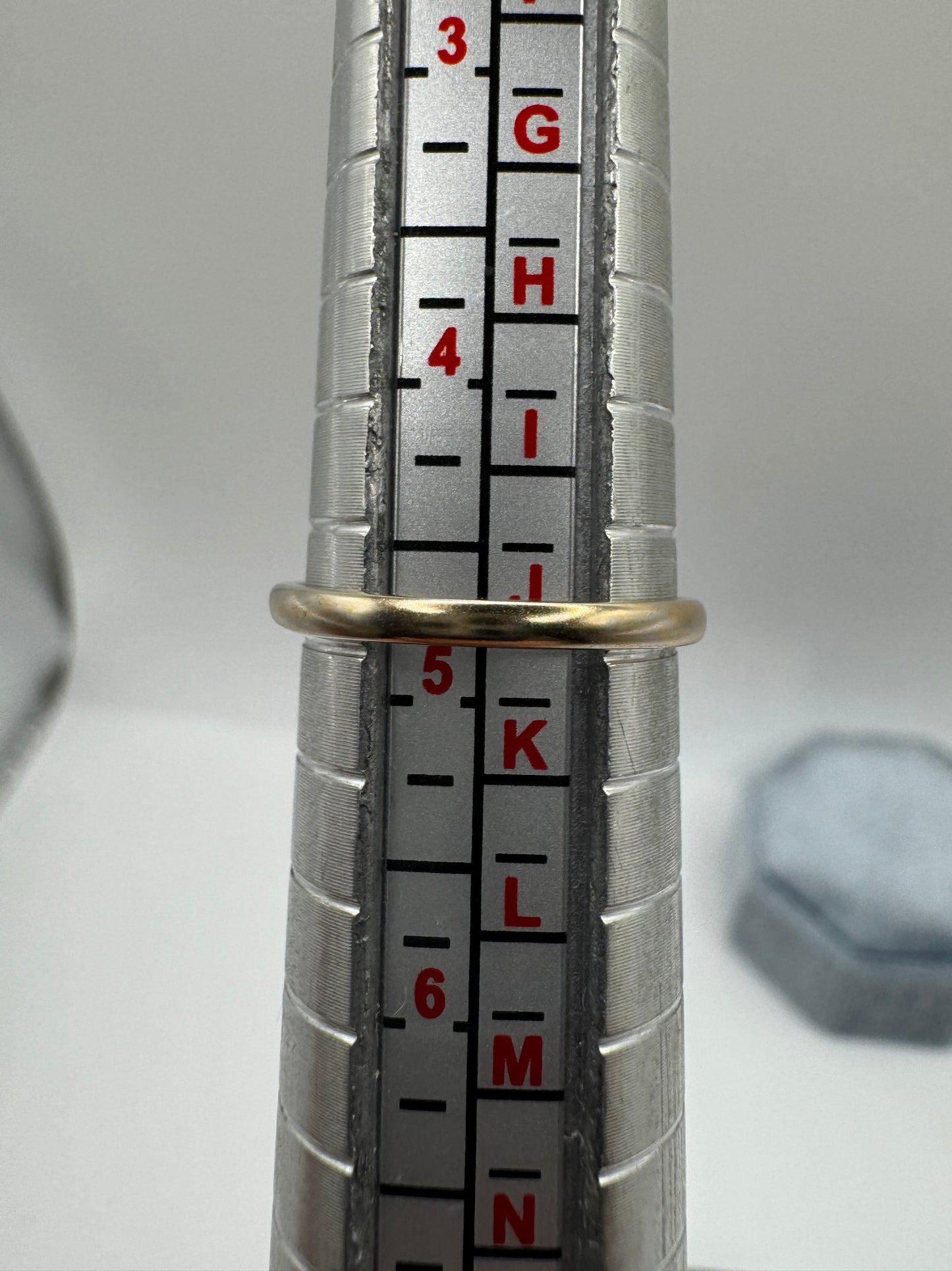 9ct white gold diamond ring