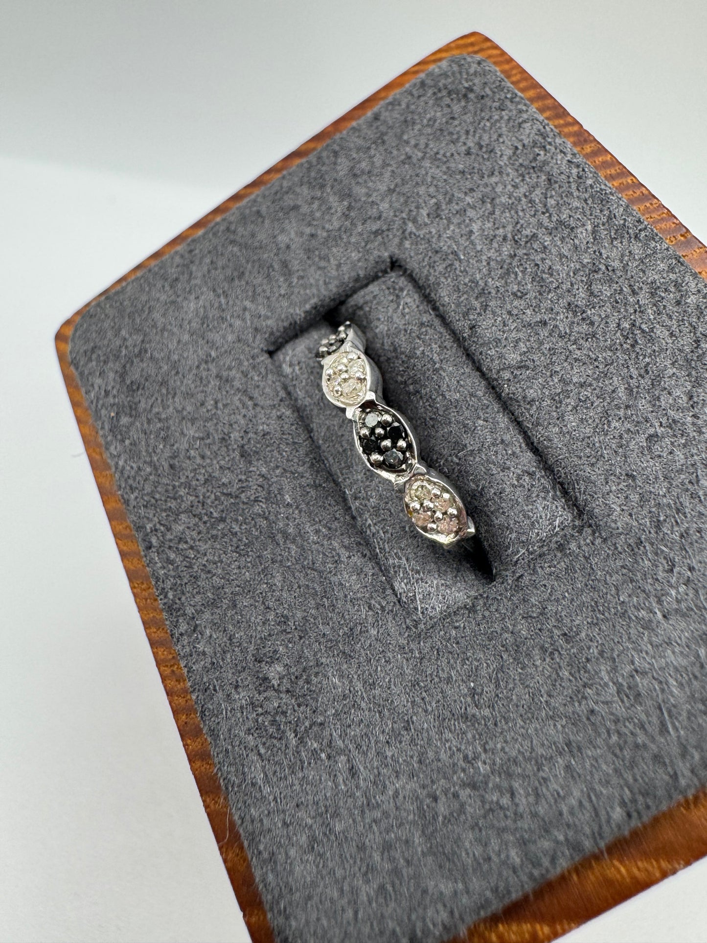 9ct white gold diamond ring