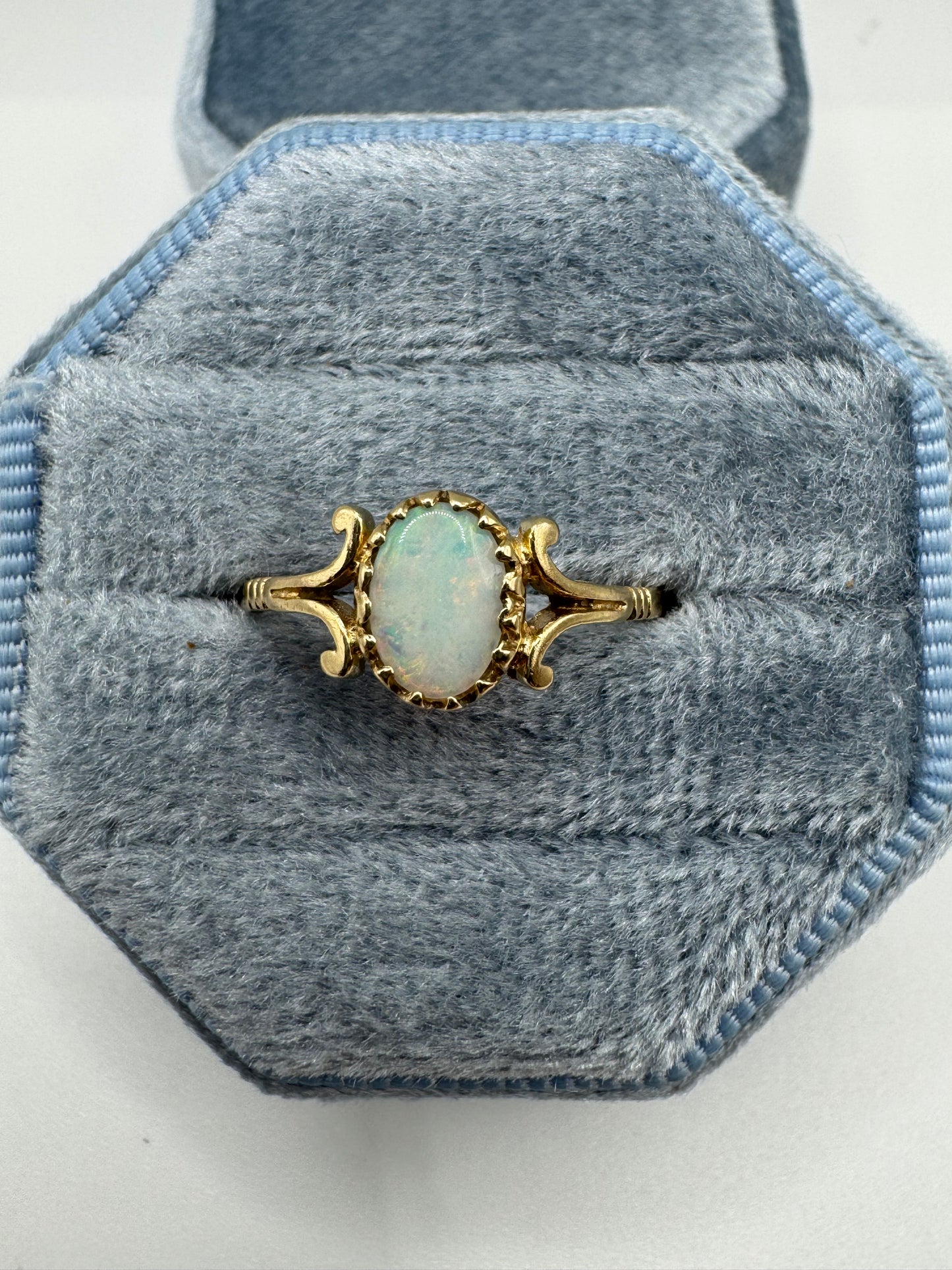9ct gold opal ring
