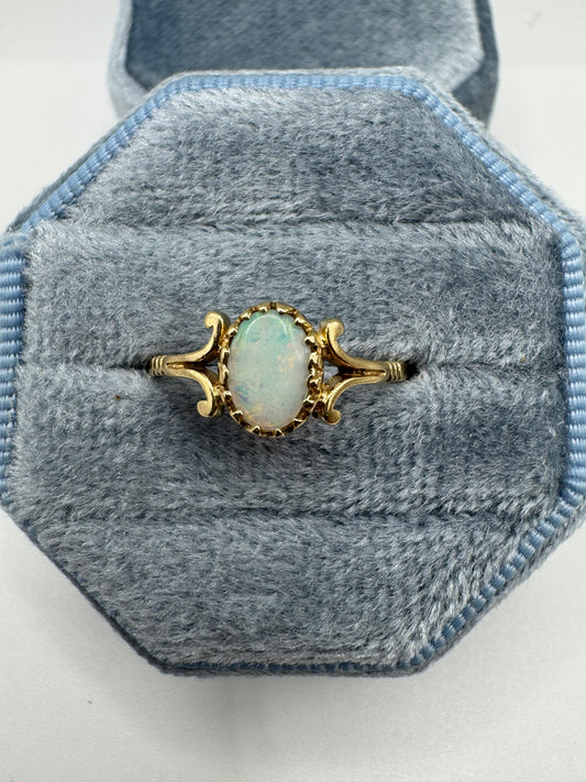 9ct gold opal ring