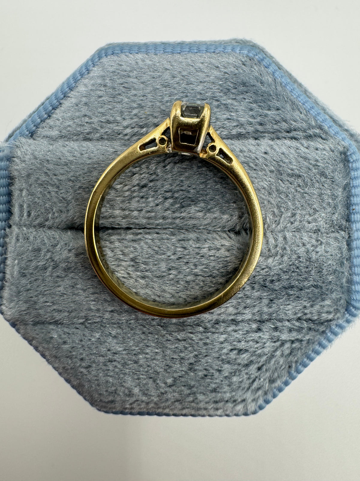 9ct gold 25 point diamond ring