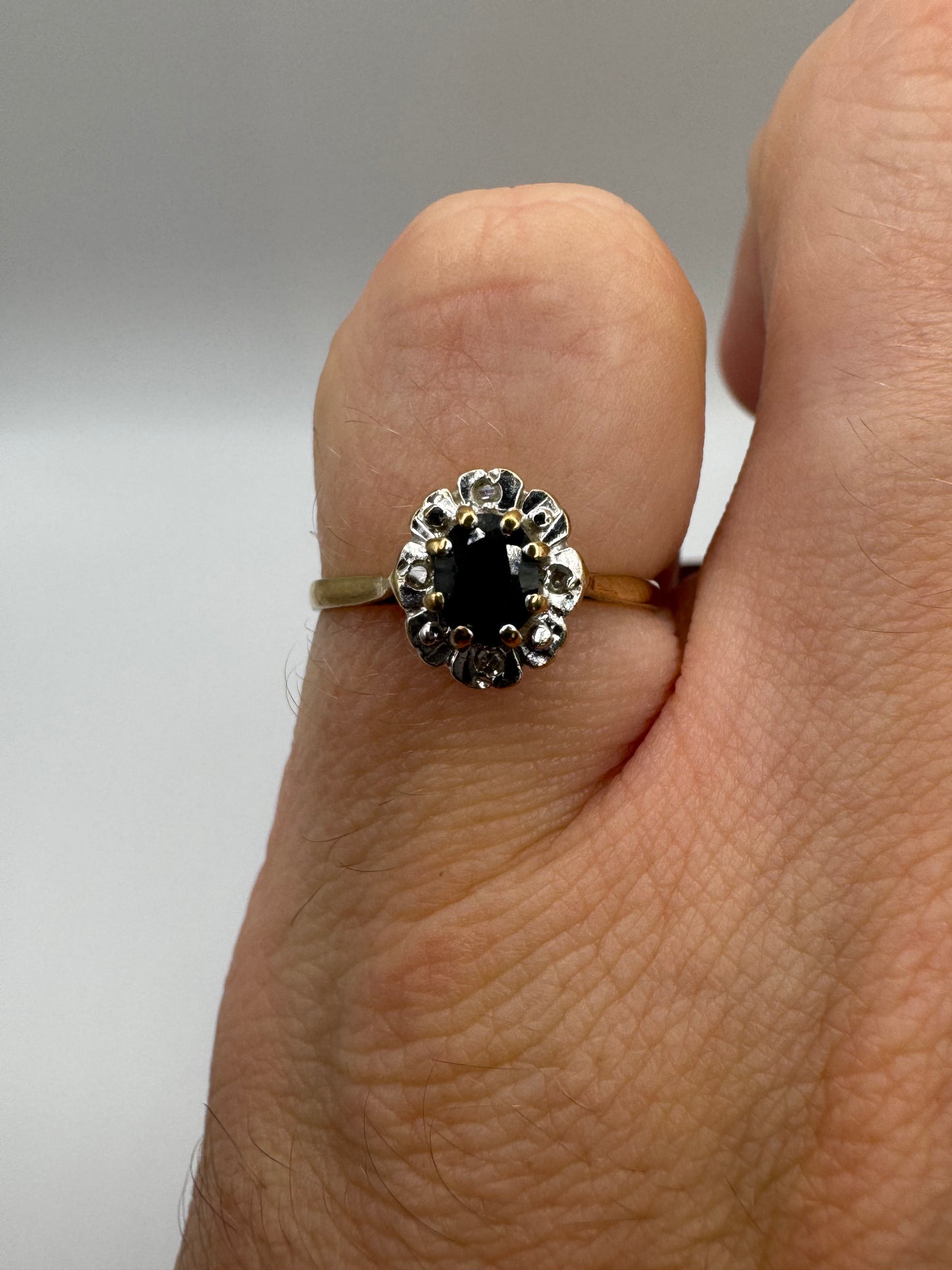 9ct gold sapphire and diamond ring
