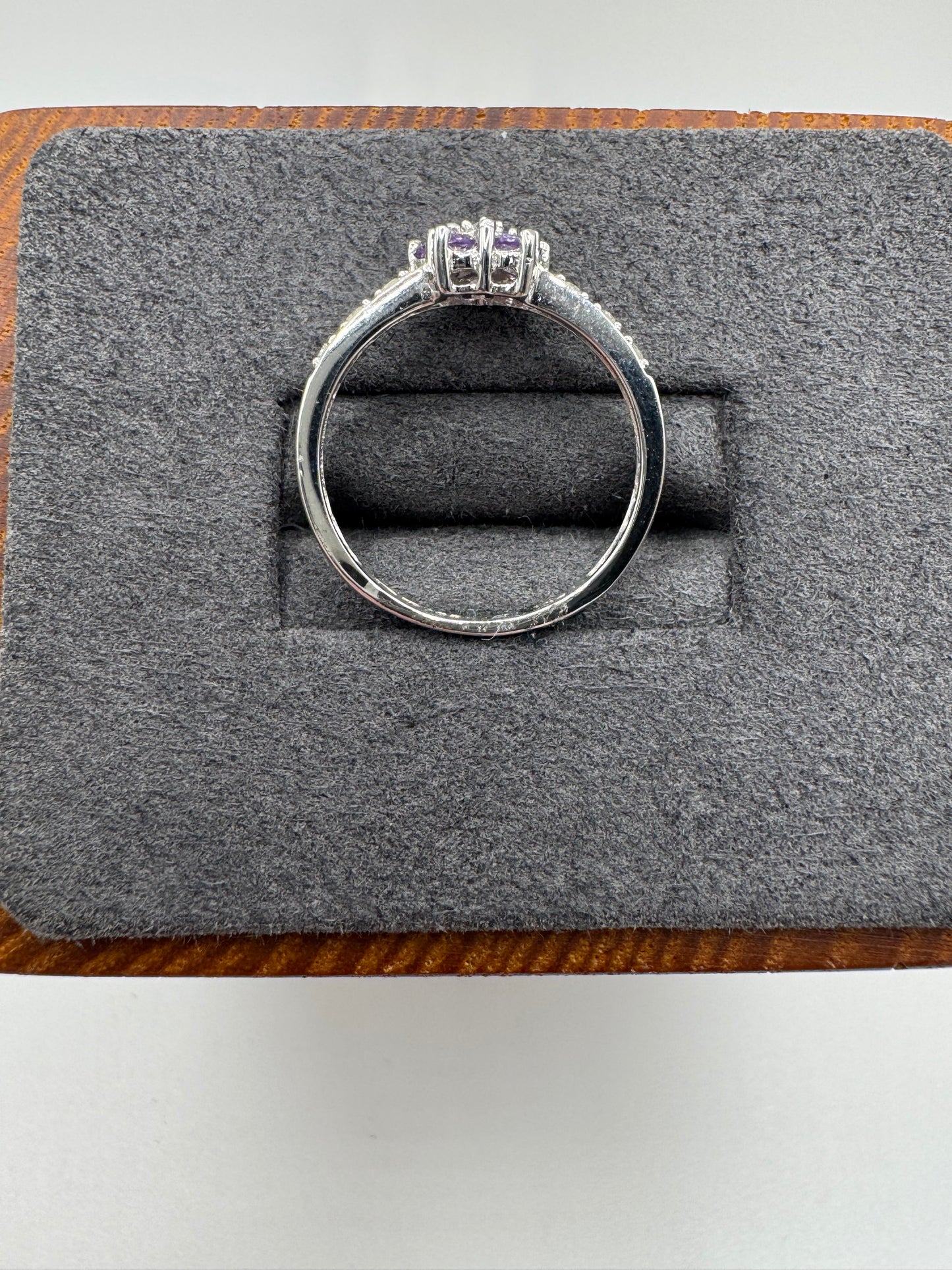 9ct white gold amethyst and diamond cluster ring
