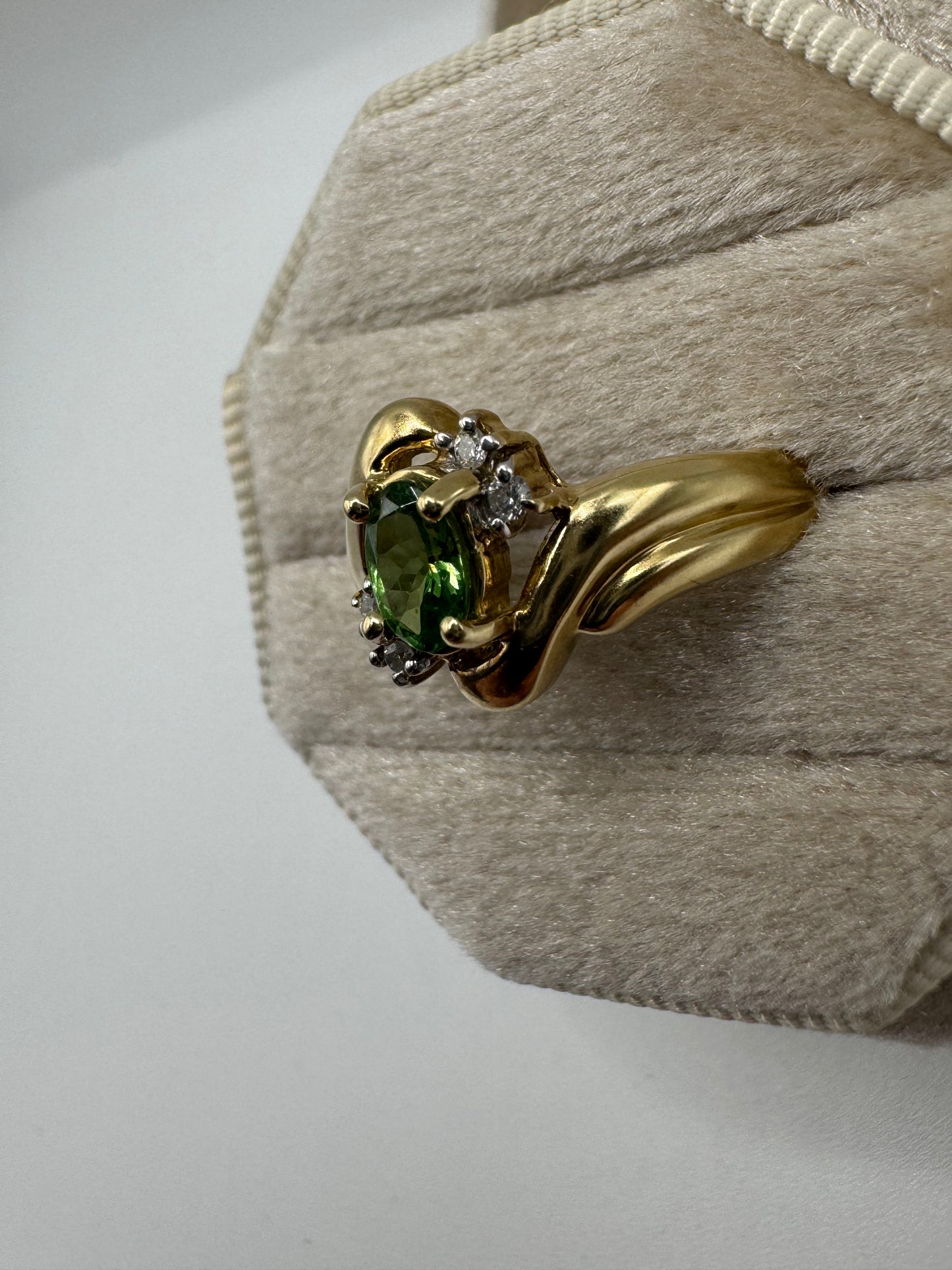 9ct gold tsavorite garnet and diamond ring