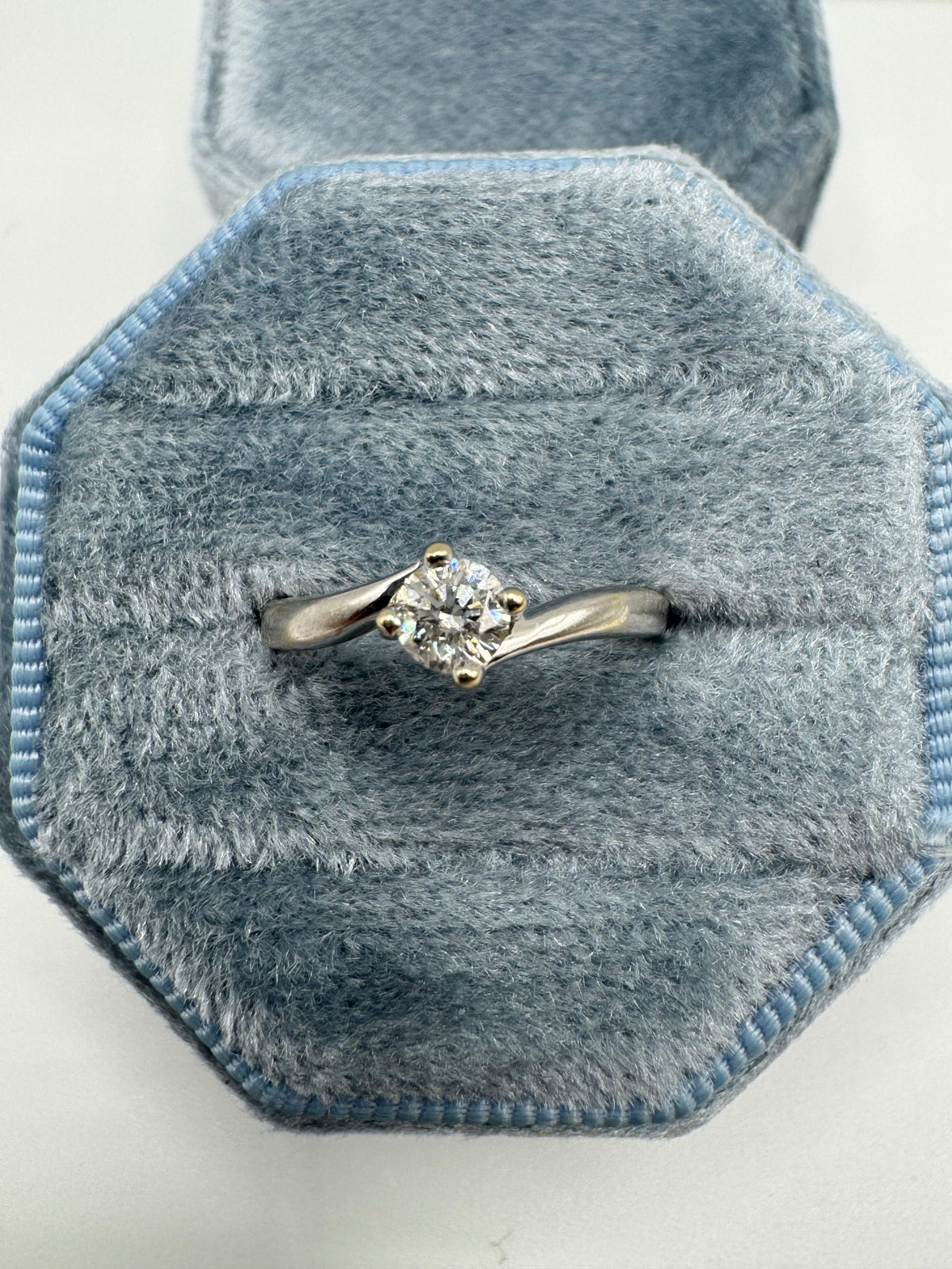 9ct white gold diamond twist ring