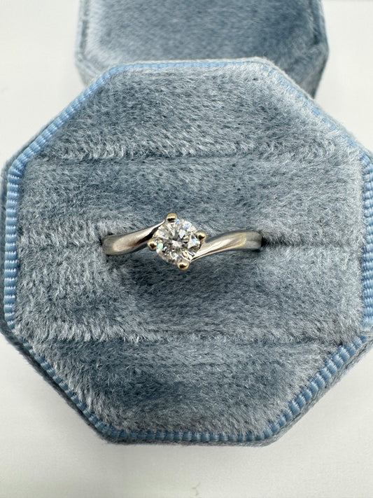 9ct white gold diamond twist ring